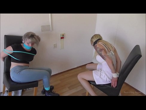 ❤️ Toksomaniulo / ligita kaj buŝoŝtopita / junulino en mizero ❌ Bonega porno ĉe porno eo.verhentai.ru ❌❤
